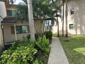 26610 Southern Pines Dr in Bonita Springs, FL - Building Photo