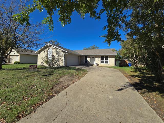 2003 Shenandoah Dr in Carrollton, TX - Building Photo