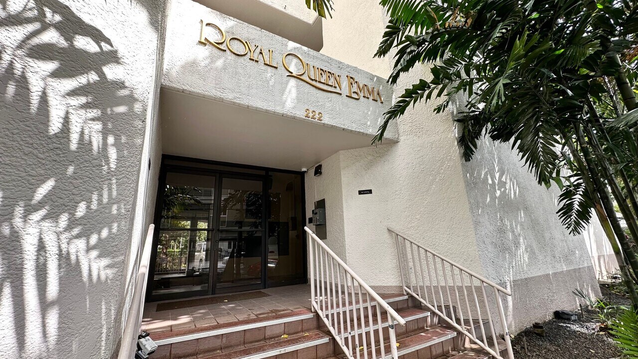 222 S Vineyard St in Honolulu, HI - Building Photo