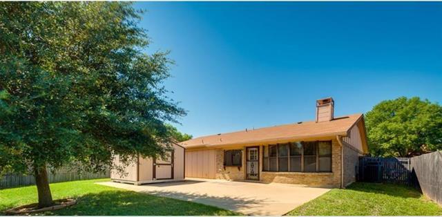 2304 Hollybush Ln in Bedford, TX - Building Photo