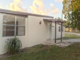 1530 NW 11th Ct in Fort Lauderdale, FL - Building Photo