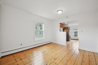 224 8th St in Jersey City, NJ - Building Photo - Building Photo