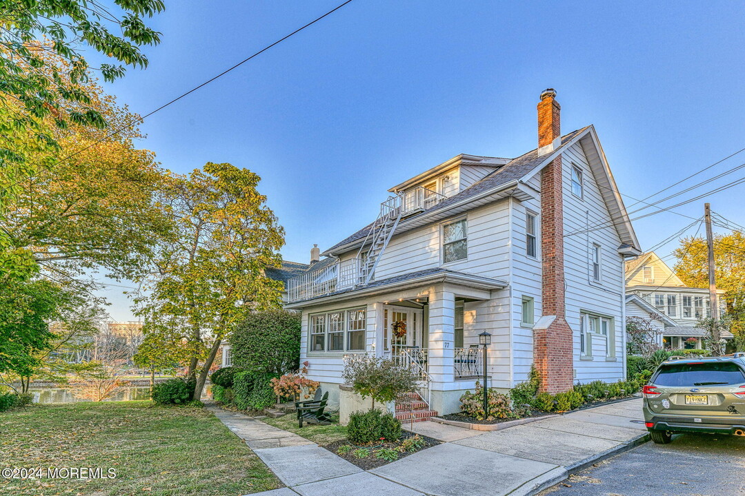 77 Asbury Ave in Ocean Grove, NJ - Building Photo