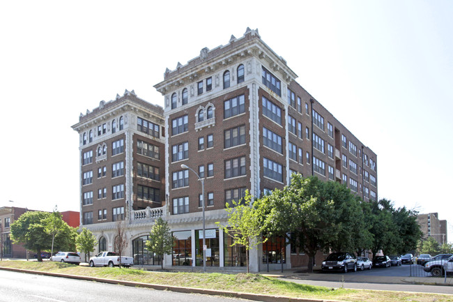 The Delmonte in St. Louis, MO - Building Photo - Building Photo