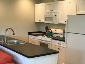 Fenimore Townhouses in Morristown, VT - Foto de edificio - Interior Photo