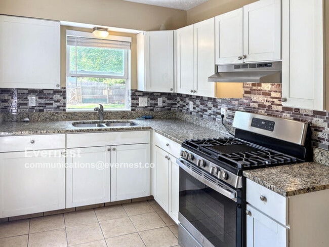 471 Whitethorne Ave in Columbus, OH - Building Photo - Building Photo