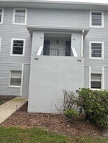 7193 E Bank Dr in Tampa, FL - Building Photo