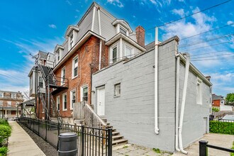 1004 DeKalb St in Norristown, PA - Building Photo - Building Photo
