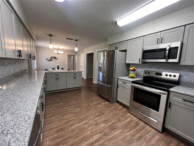 4225 Reaves Rd in Kissimmee, FL - Building Photo - Building Photo
