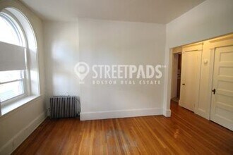1595 Beacon St in Brookline, MA - Building Photo - Building Photo