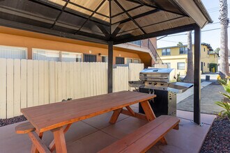 Marine Terrace in Gardena, CA - Foto de edificio - Building Photo