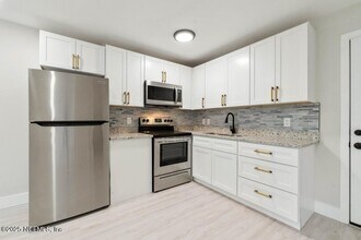 6455 San Juan Ave in Jacksonville, FL - Building Photo - Building Photo