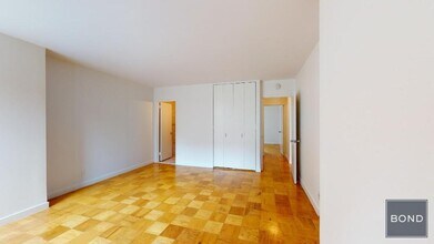 247 W 87th St in New York, NY - Building Photo - Building Photo