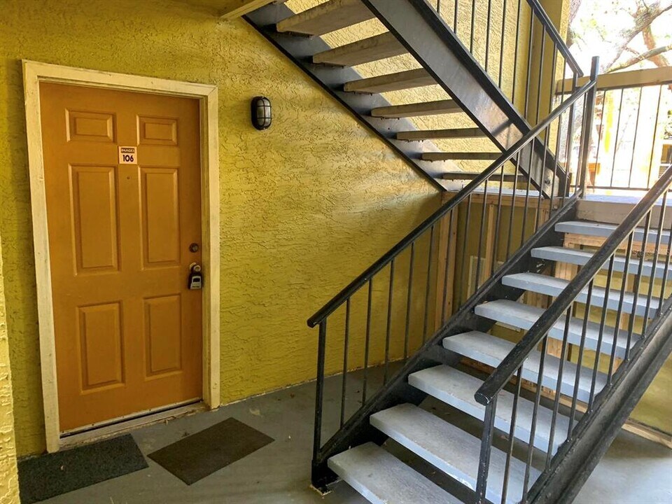 5263 Images Cir in Kissimmee, FL - Building Photo