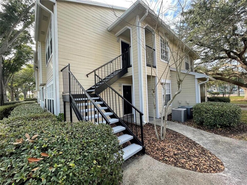 1027 S Hiawassee Rd in Orlando, FL - Building Photo