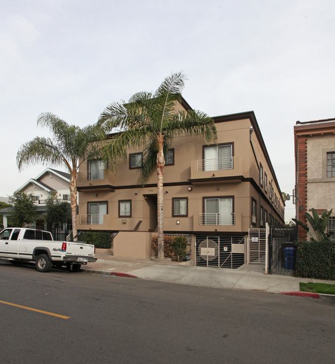 1752 N Kingsley Dr. in Los Angeles, CA - Foto de edificio