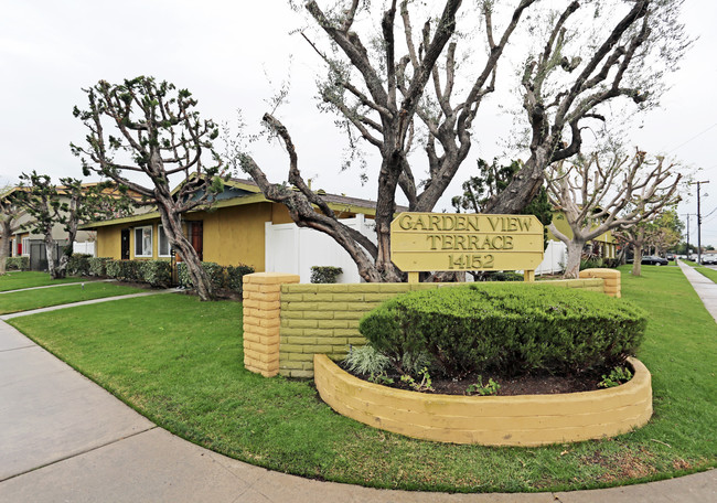 Garden View Terrace in Garden Grove, CA - Building Photo - Building Photo