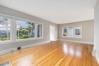 3901 Everett Ave in Oakland, CA - Building Photo - Building Photo