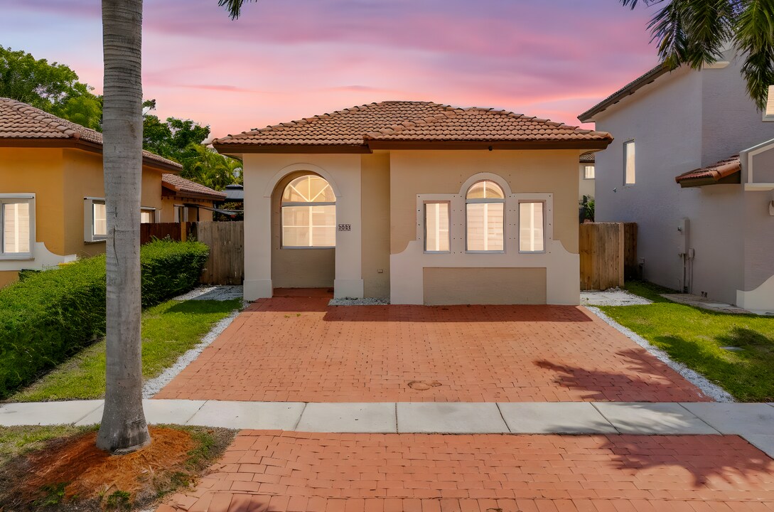 2523 NE 41st Ave in Homestead, FL - Building Photo