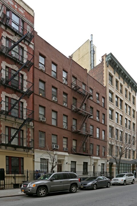 352-354 W 18th St in New York, NY - Foto de edificio