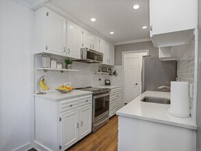 180 Glenbrook Rd in Stamford, CT - Building Photo - Building Photo