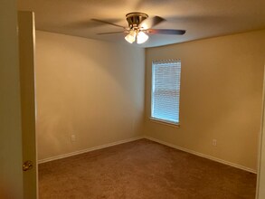 108 N 6th St-Unit -3 in Godley, TX - Building Photo - Building Photo