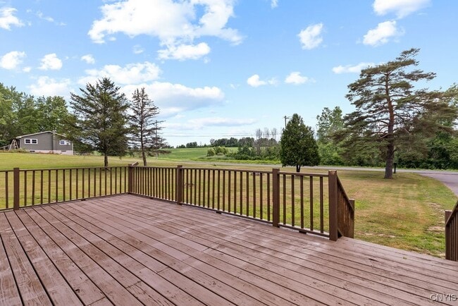 4076 Mill Rd in Skaneateles, NY - Building Photo - Building Photo