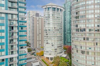 Palisades West in Vancouver, BC - Building Photo - Building Photo