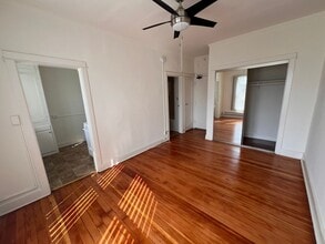 2532 DALY STREET in Los Angeles, CA - Foto de edificio - Interior Photo