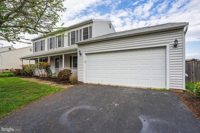 5502 Buggy Whip Dr in Centreville, VA - Foto de edificio - Building Photo