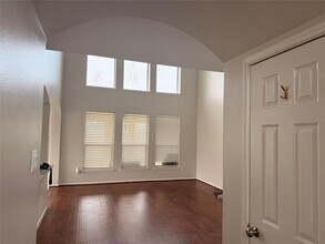 6231 Sentry Park Ln in Houston, TX - Building Photo - Building Photo