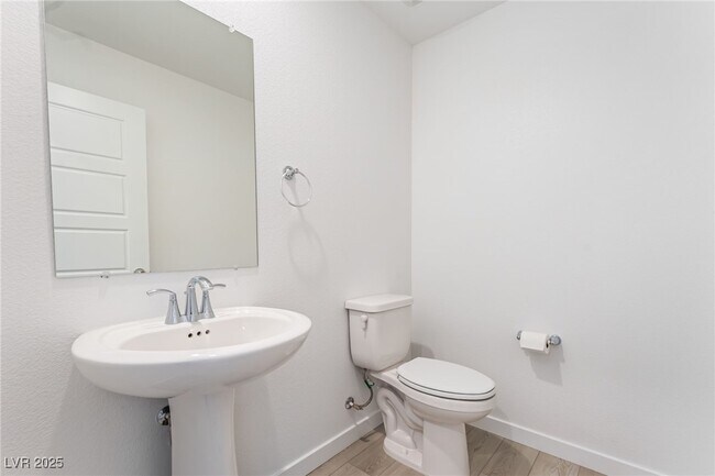 property at 943 Watford Pl