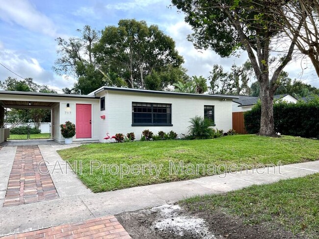 property at 717 S Hampton Ave