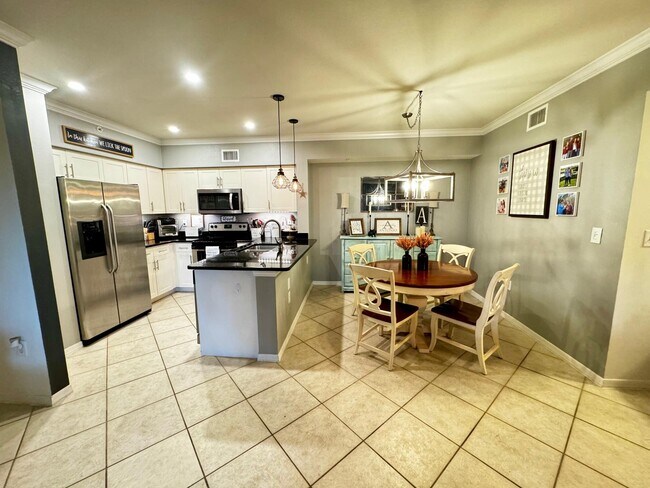 6475 Emerald Dunes Dr in West Palm Beach, FL - Building Photo - Building Photo