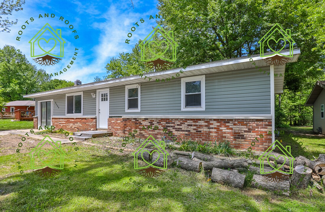 2509 E Pine Grove Pl in Springfield, MO - Building Photo