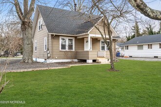 2061 Lakewood Rd in Toms River, NJ - Building Photo - Building Photo