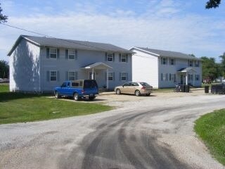 208 E Madison Ave in Altamont, IL - Building Photo