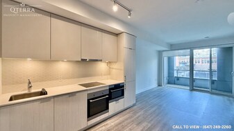 158 Front St E in Toronto, ON - Building Photo