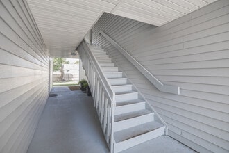 Deerfield Run Apartments in Florence, SC - Building Photo - Building Photo