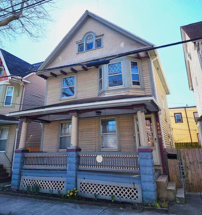 3409 Chatham Ave in Cleveland, OH - Foto de edificio
