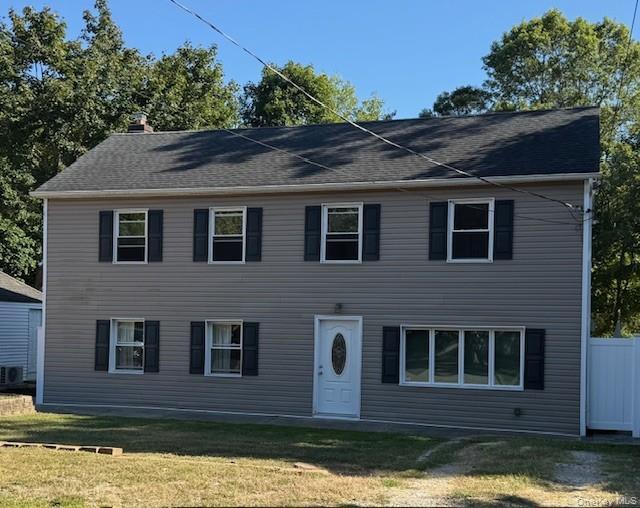 180 Jefferson St in East Islip, NY - Building Photo