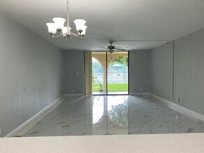 2788 Tennis Club Dr in West Palm Beach, FL - Foto de edificio - Building Photo