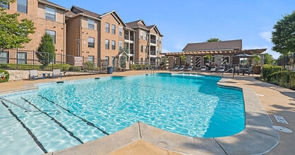 West End at City Center Apartment Homes in Lenexa, KS - Building Photo - Building Photo