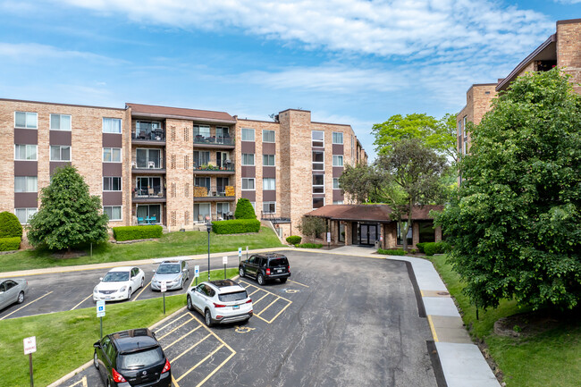 Hunt Clulb on the Lake in Mount Prospect, IL - Foto de edificio - Building Photo