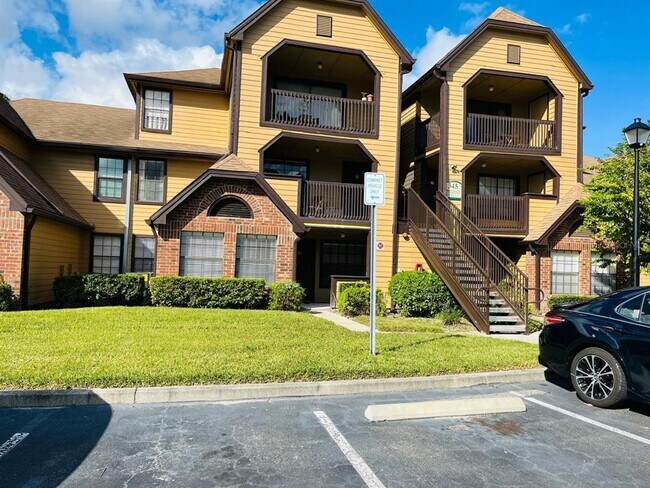 345 Forestway Cir in Altamonte Springs, FL - Building Photo - Building Photo