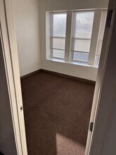 5647 W Madison St in Chicago, IL - Building Photo - Building Photo