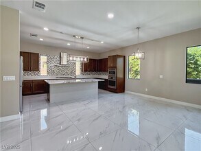 2 Sugarberry Ln in Las Vegas, NV - Building Photo - Building Photo
