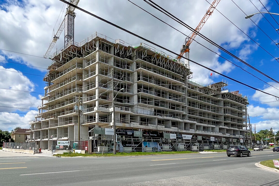 8188 Yonge Condos in Vaughan, ON - Building Photo