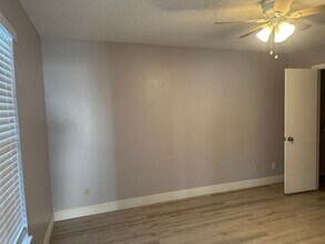 1069 S Hiawassee Rd in Orlando, FL - Building Photo - Building Photo