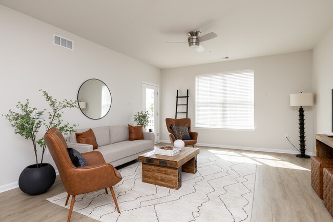 2895 Easton Ave in Bethlehem, PA - Building Photo - Interior Photo